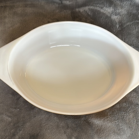 VTG | BUTTERFLY Gold PYREX 045 2.5 qt covered casserole - Picture 8 of 8